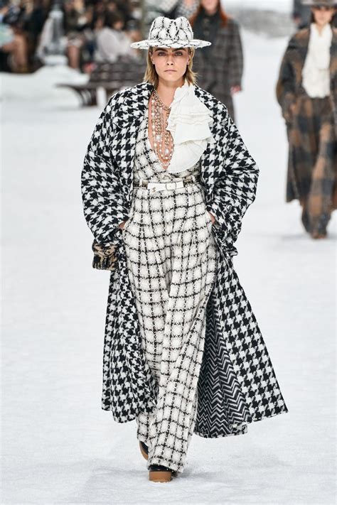 chanel winter 2018 vogue|Chanel runway fashion.